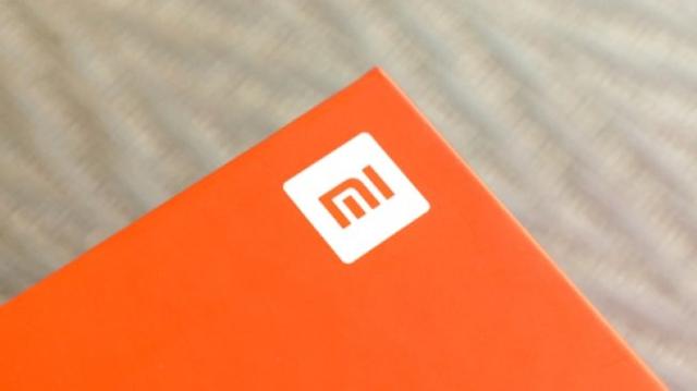 Bos Xiaomi Pamerkan Ponsel Berlayar Lipat