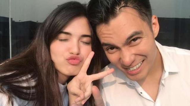 Foto Ini Bukti Baim Wong Sudah Lamar Vebby Palwinta?