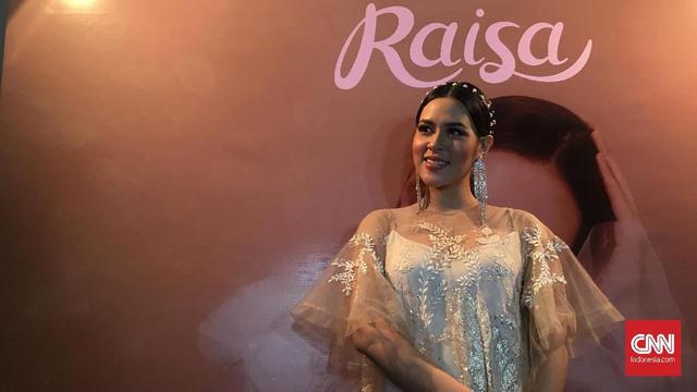 Merayakan Ketidakintiman Konser Perpisahan Raisa