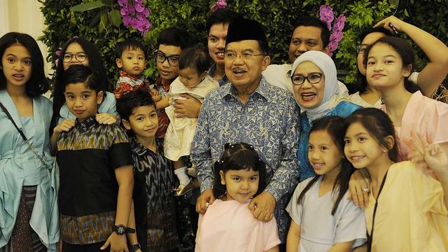 Kisah Asmara Jusuf Kalla dan Jinak-Jinak Merpati Sang Istri