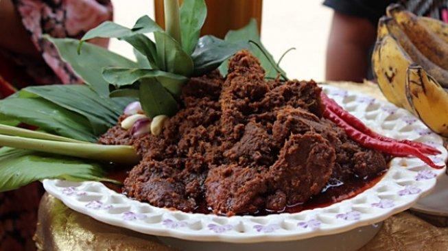 Ternyata Selama Ini Kita Salah Menyebut Rendang