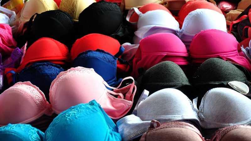 Warna Pakaian Dalam Wanita Favorit Pria