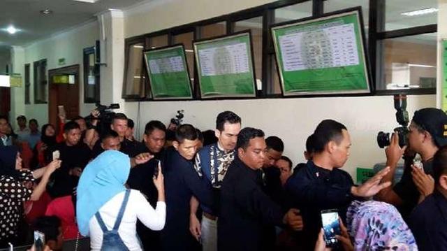 Atalarik Syah Izinkan Tsania Temui Anak, Asalkan...