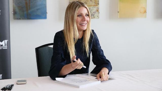 Baru Menikah, Gwyneth Paltrow Pamer Cincin Baru