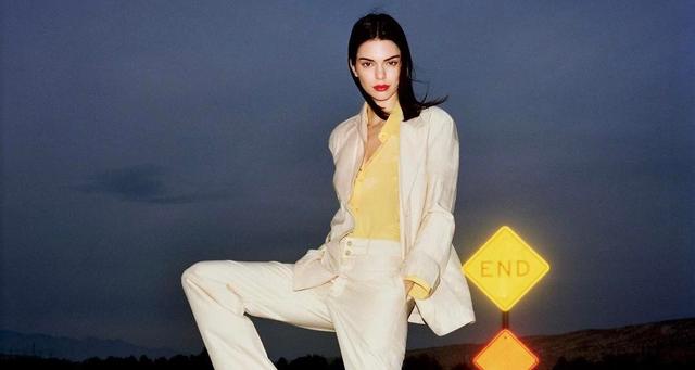 Kendall Jenner Memamerkan Bakat Terpendamnya