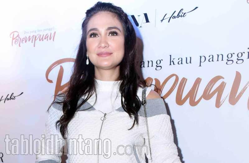 Foto dengan Orangutan, Luna Maya Merasa Tak Adil Jika Kecaman Ditujukan padanya