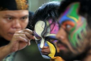 "Body Painting" bertema Sumbarjuara di Paris