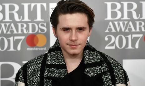 Brooklyn Beckham Terganggu dengan Penggemarnya di Kampus