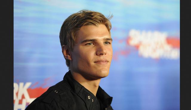 Chris Zylka, Calon Suami Paris Hilton yang Berprofesi Sebagai Aktor