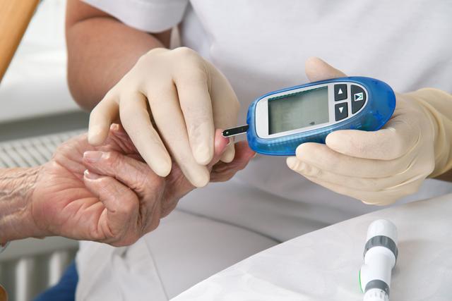 Kiat Berpuasa untuk Penderita Diabetes