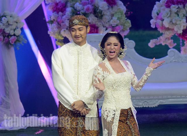 Minta Maaf, Angga Wijaya Pajang Video Akad Nikah dengan Dewi Perssik