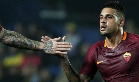  Chelsea Boyong Bek AS Roma