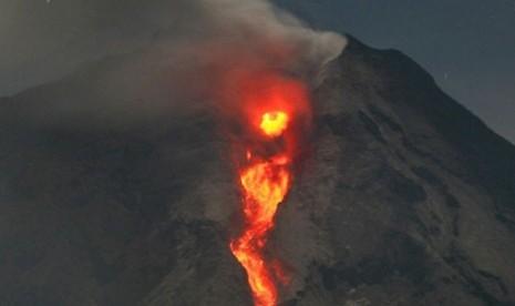 Sinabung Letuskan Abu Setinggi 4 Km