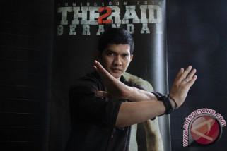 Aktor Laga Iko Uwais Kenalkan Senjata Tradisional Kerambit