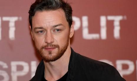 James McAvoy Sebal Tampil Botak