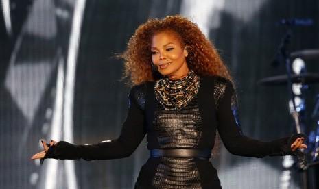 Janet Jackson Dihadiahkan 100 Bunga dari Suaminya