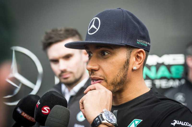 Terlihat di Pesta, Lewis Hamilton dan Model Zahra Elise Mengaku Hanya Berteman