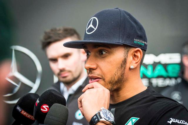 Terlihat di Pesta, Lewis Hamilton dan Model Zahra Elise Mengaku Hanya Berteman