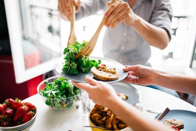 Ingin Mengurangi Makan Daging? Ini 5 Trik yang Bisa Anda Lakukan