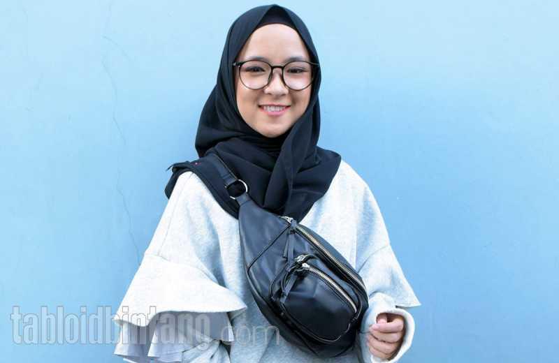 Tren Waist Bag Seperti yang Digunakan Nissa Sabyan di Kalangan Artis