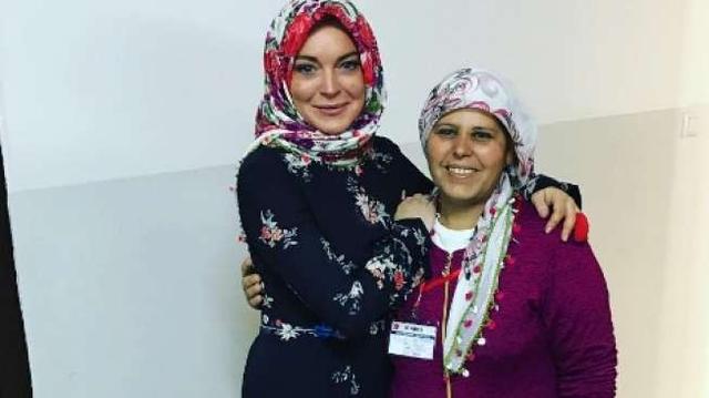 Lindsay Lohan Kutip Hadis Nabi Muhammad