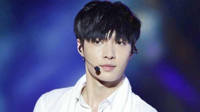 Lay EXO Ungkap Rasa Takut dan Kekhawatirannya Menjadi Idola