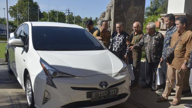 Toyota Prius dan Cerahnya Prospek Mobil Hybrid di Indonesia