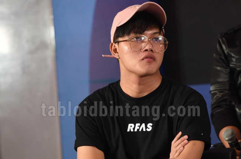 Klarifikasi Rizky Febian Soal Pamer Barang Branded di Youtube