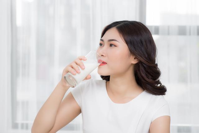 Bolehkah Minum Susu Setelah Minum Obat?