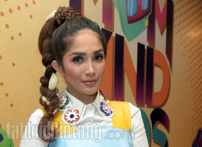 Soal Fashion, Ussy Sulistiawaty Utamakan Kenyamanan