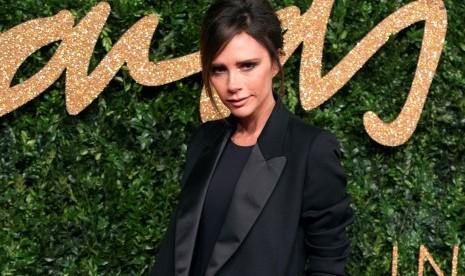 Jatuh Saat Main Ski, Tulang Victoria Beckham Retak