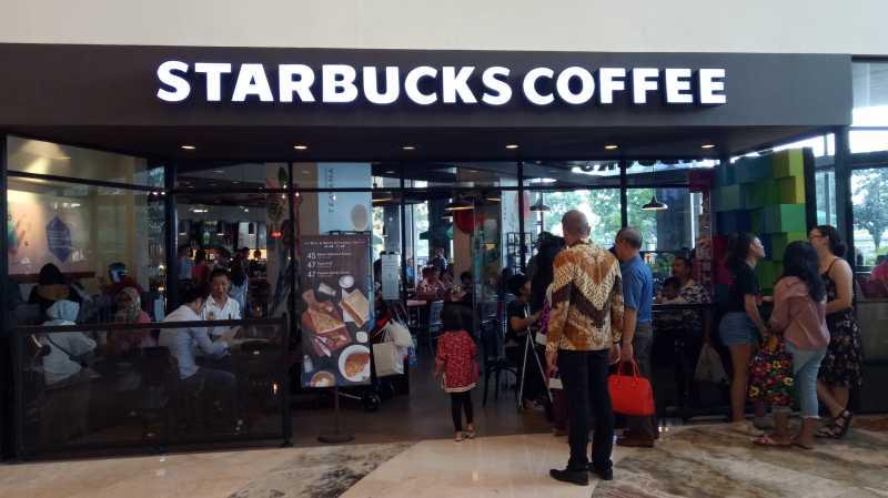 Starbucks Akan Tutup 8.000 Gerainya Sehari di AS