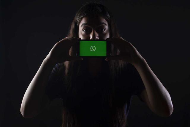 Whatsapp Diam-diam Tetap Paksakan Berbagi Data dengan Facebook